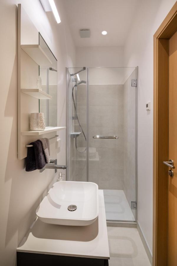 Modern Design Studio Apartment In Riga Center 외부 사진